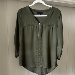 Fortune & Ivy Women's Olive Green V-Neck Blouse